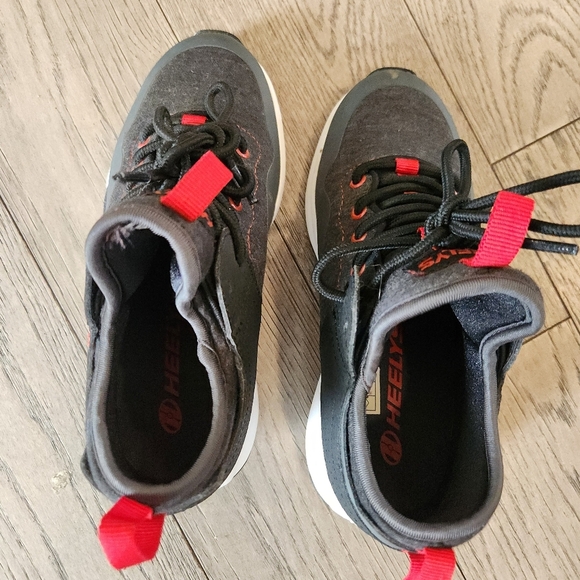 Heelys Piper Roller Skate Shoes Sneakers With Wheels Size Youth 3 Grey Black Red - Picture 5 of 7